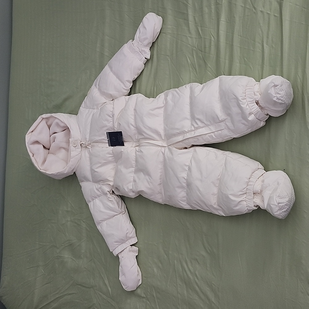Baby Gap 18M-24M Down fill cream white winter